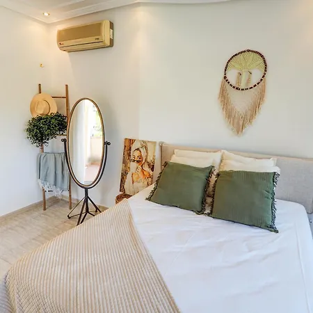 Claudia By Hello Homes