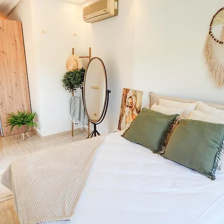 Claudia By Hello Homes Vila