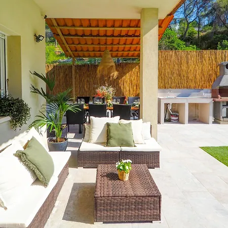 Claudia By Hello Homes