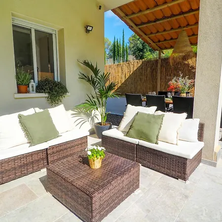 Vila Claudia By Hello Homes